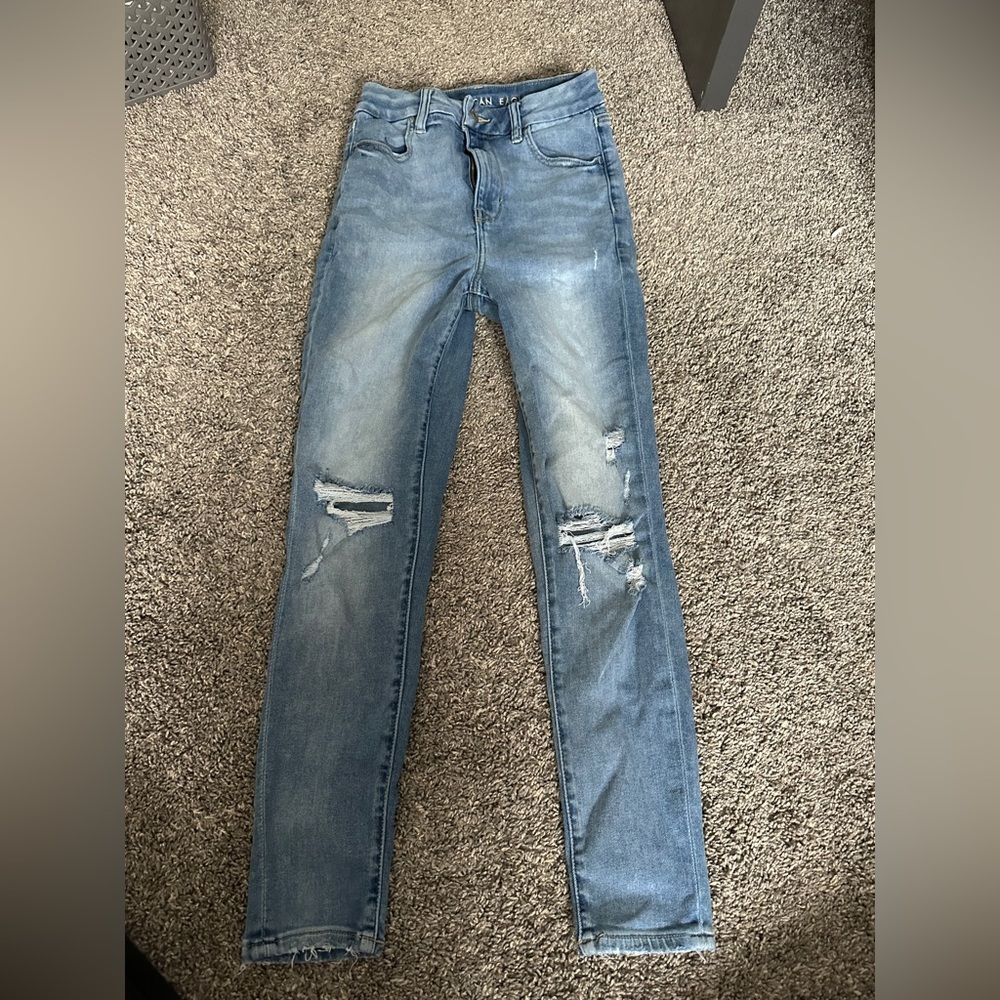 American Eagle Light Wash Skinny Jeans